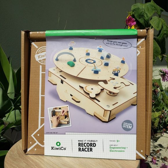 KiwiCo Kiwi Crate Science Kit Record Racer Building set Engineering racetrack - Picture 6 of 10